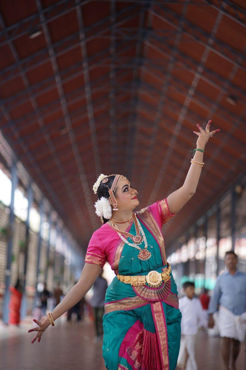 Vidhyalakshmi Prakash — Professional Bharatanatyam Artist and Dance Educator